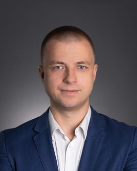 Michał Jezierski headshot