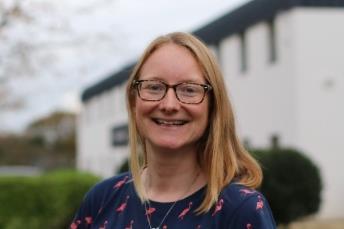 Ellie Dowsett Headshot